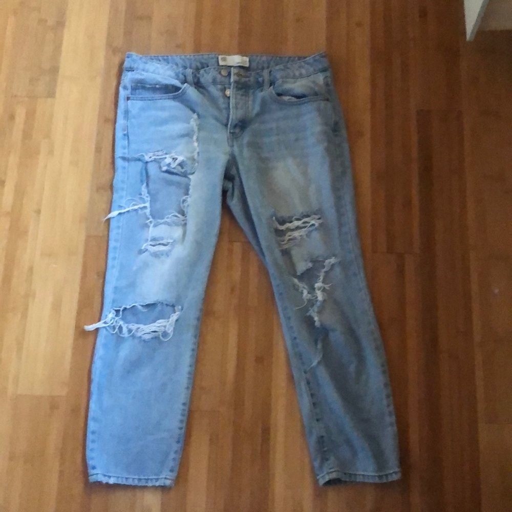 Super cute ripped boyfriend jeans